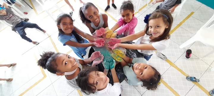 Atividades com crianças e adolescentes